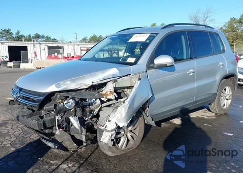 2017 Volkswagen Tiguan 2.0T/2.0T S z USA, uszkodzony, nr VIN WVGAV7AX9HK027199